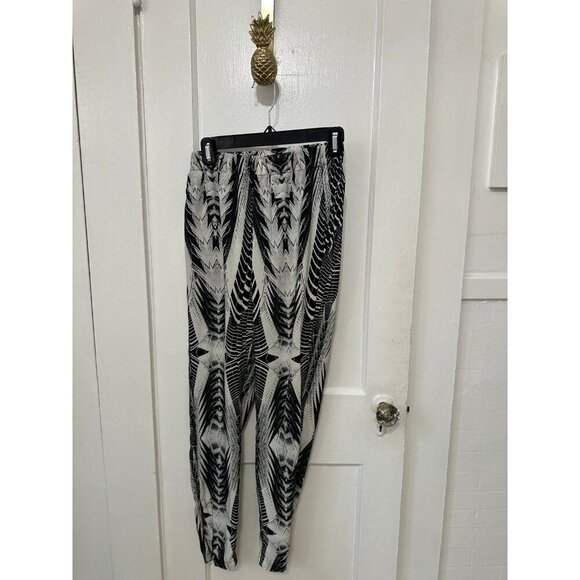 Women’s size small (4) black and white design leggings - Picture 1 of 10
